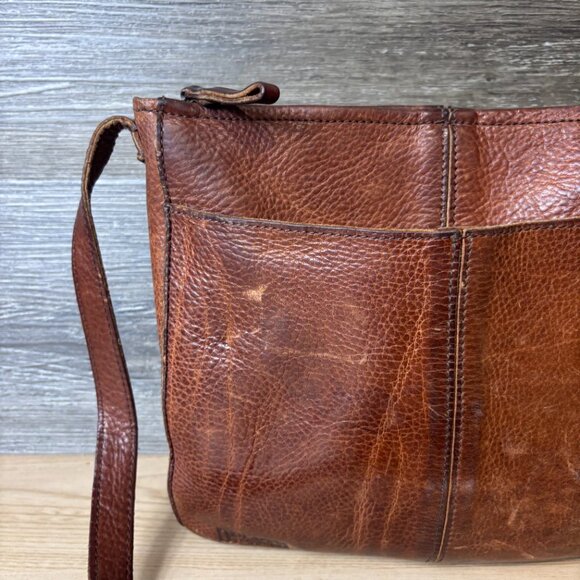 Duluth Trading Brown Pebbled Leather Saddle Sling Shoulder Bag Purse - Picture 3 of 15